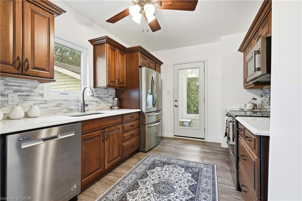 5098 St Lawrence Avenue Property Photo 10