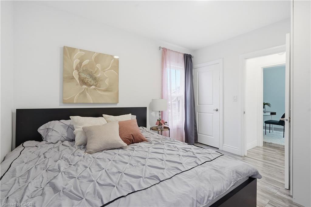 5098 St Lawrence Avenue Property Photo 14