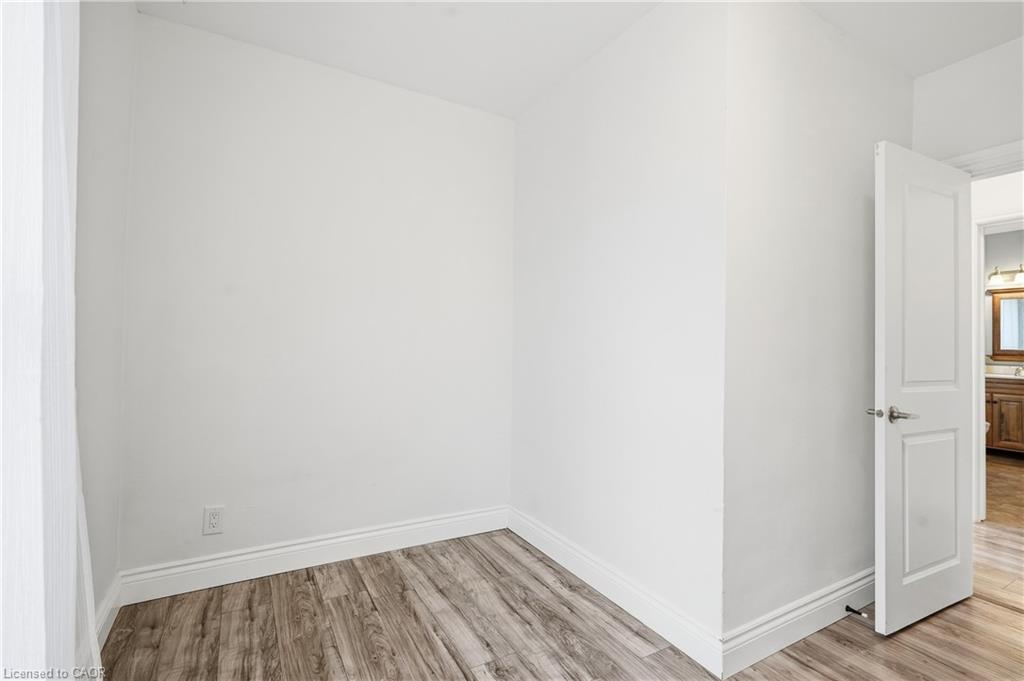 5098 St Lawrence Avenue Property Photo 17