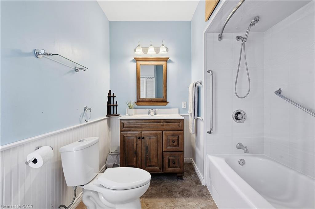 5098 St Lawrence Avenue Property Photo 18