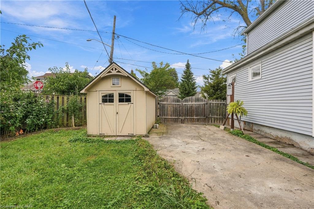 5098 St Lawrence Avenue Property Photo 23
