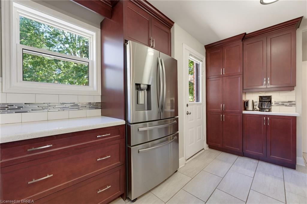 38 Admiral Road Property Photo 11