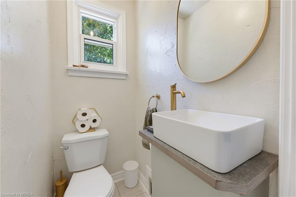 38 Admiral Road Property Photo 12