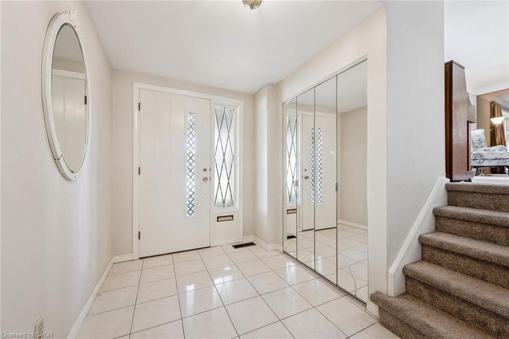 19 Christine Crescent Property Photo 7