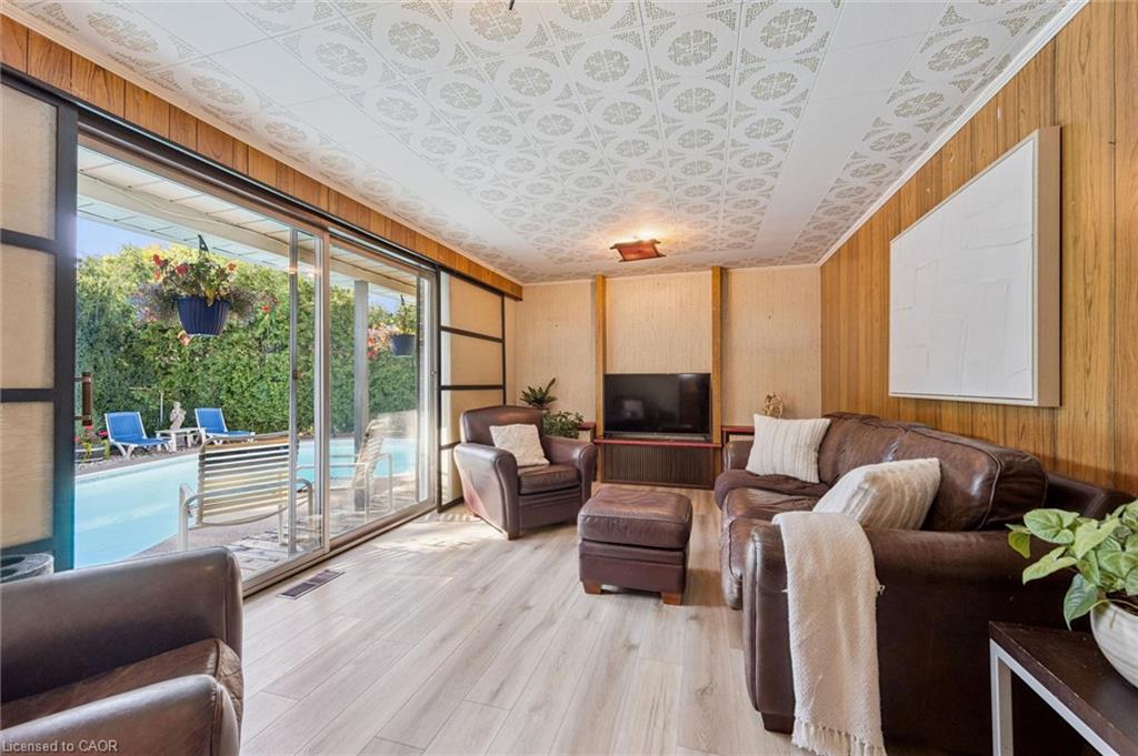 19 Christine Crescent Property Photo 8