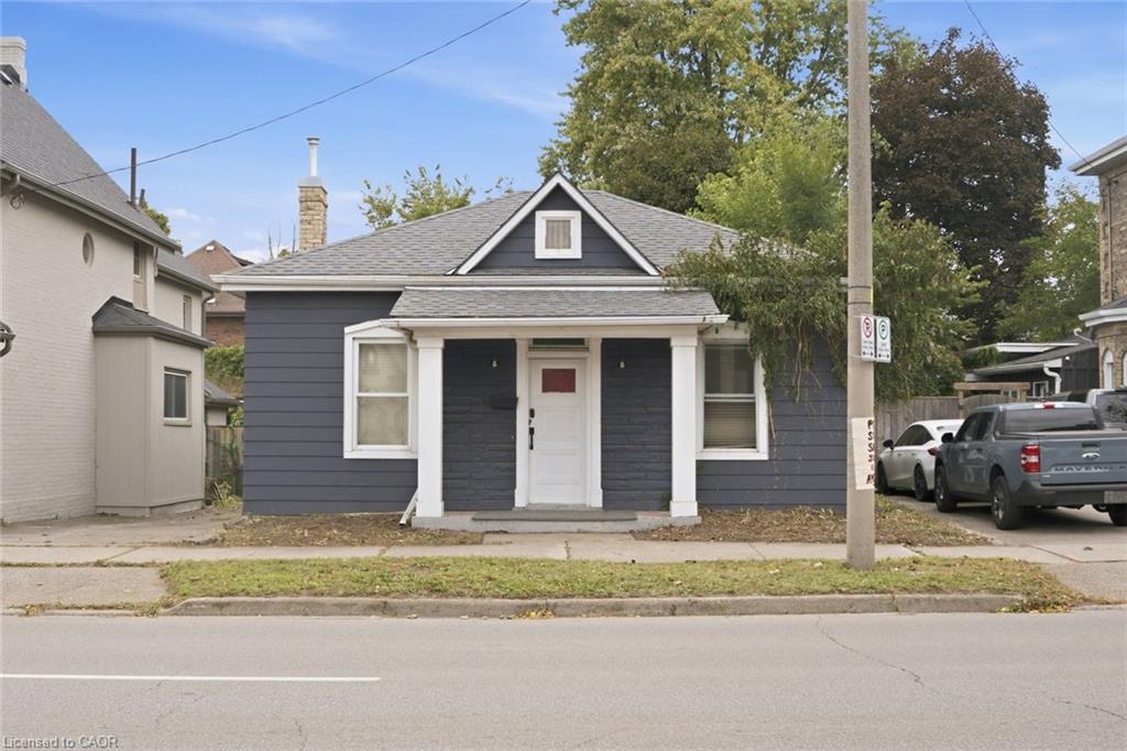 194 Brant Avenue Property Photo 1