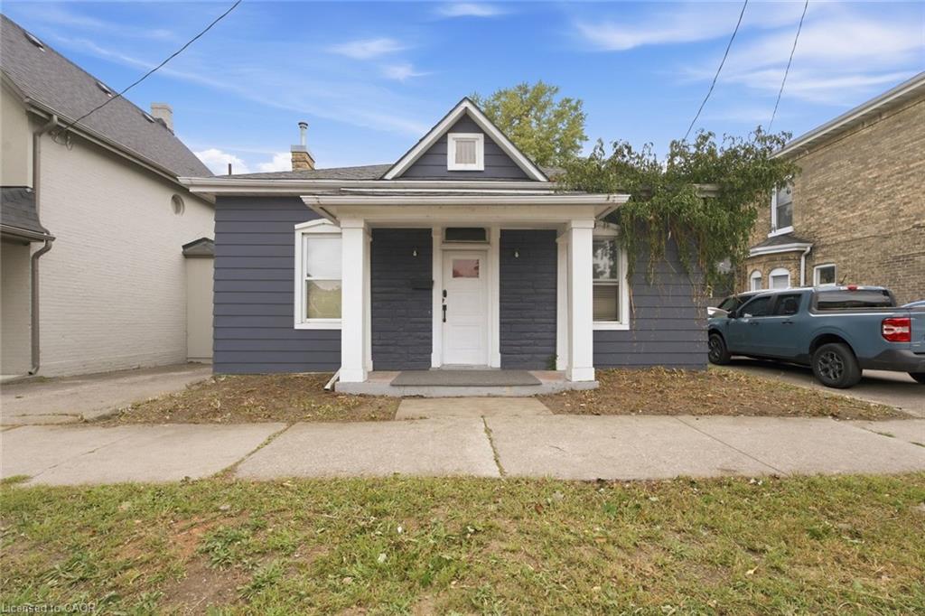 194 Brant Avenue Property Photo 4