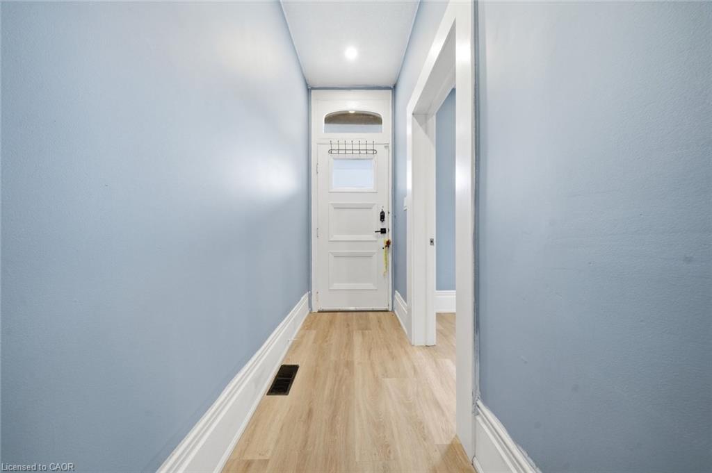 194 Brant Avenue Property Photo 5