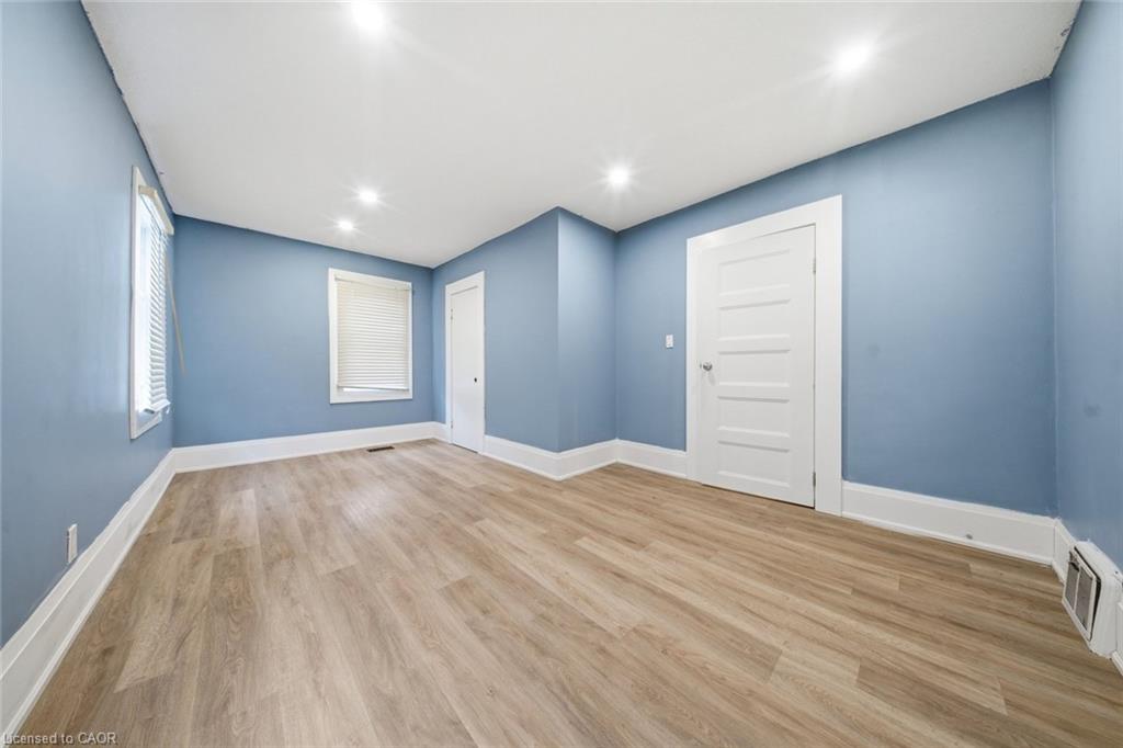 194 Brant Avenue Property Photo 9