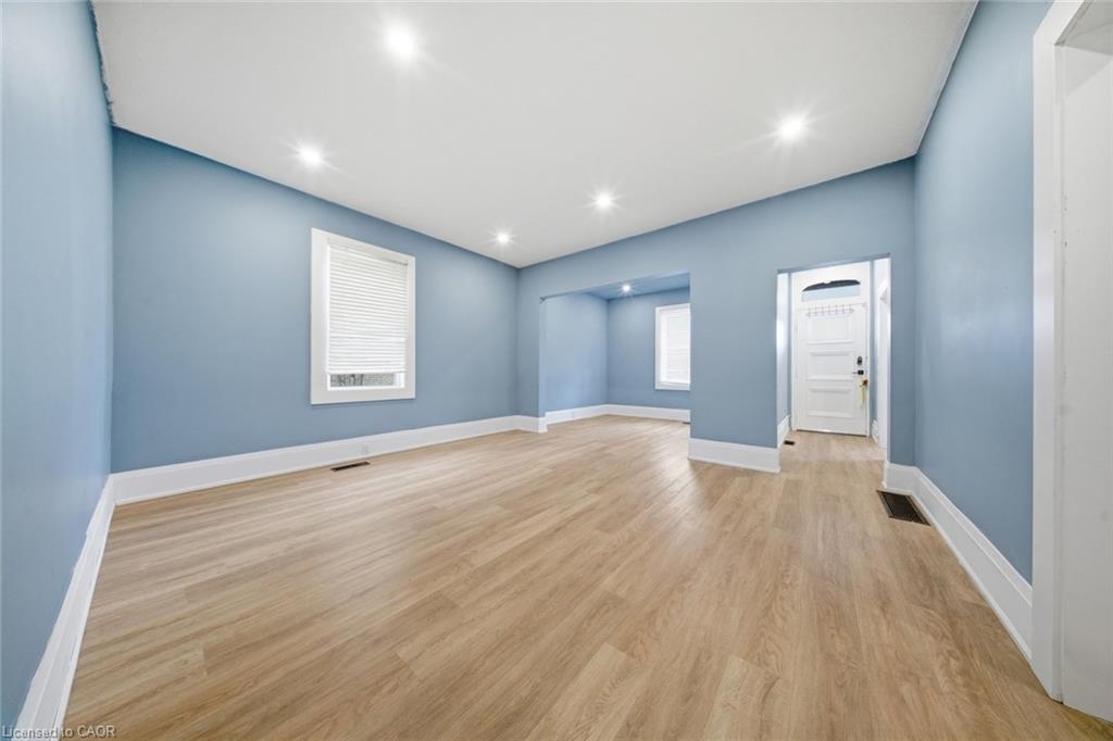194 Brant Avenue Property Photo 10