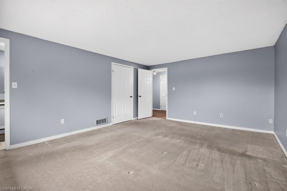 20-2 Royalwood Court Property Photo 29