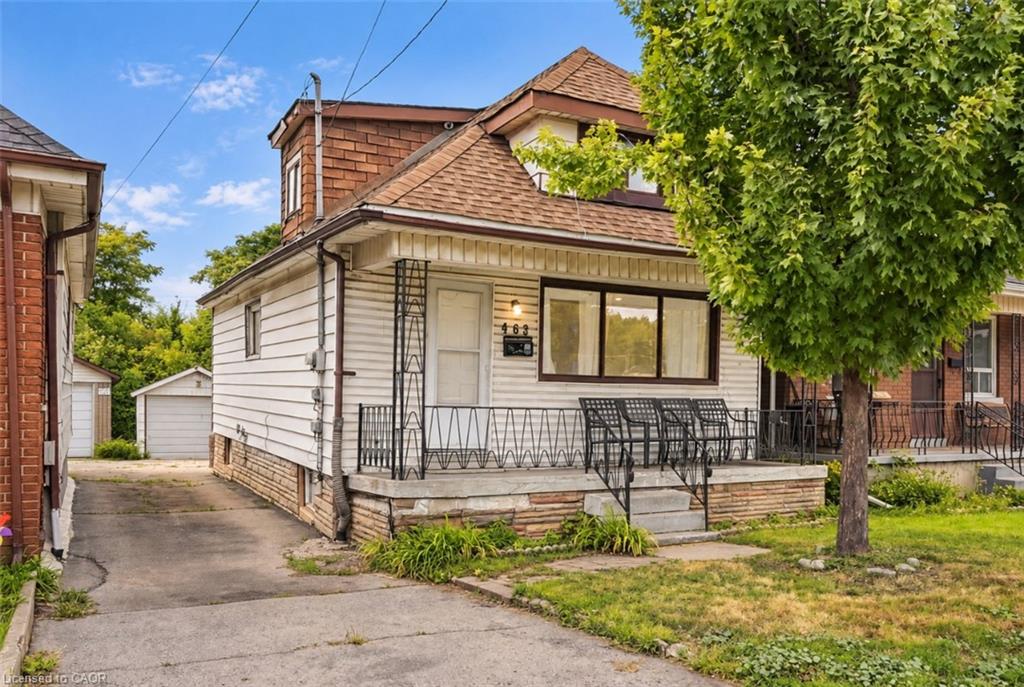 463 Wellington Street N Property Photo 1