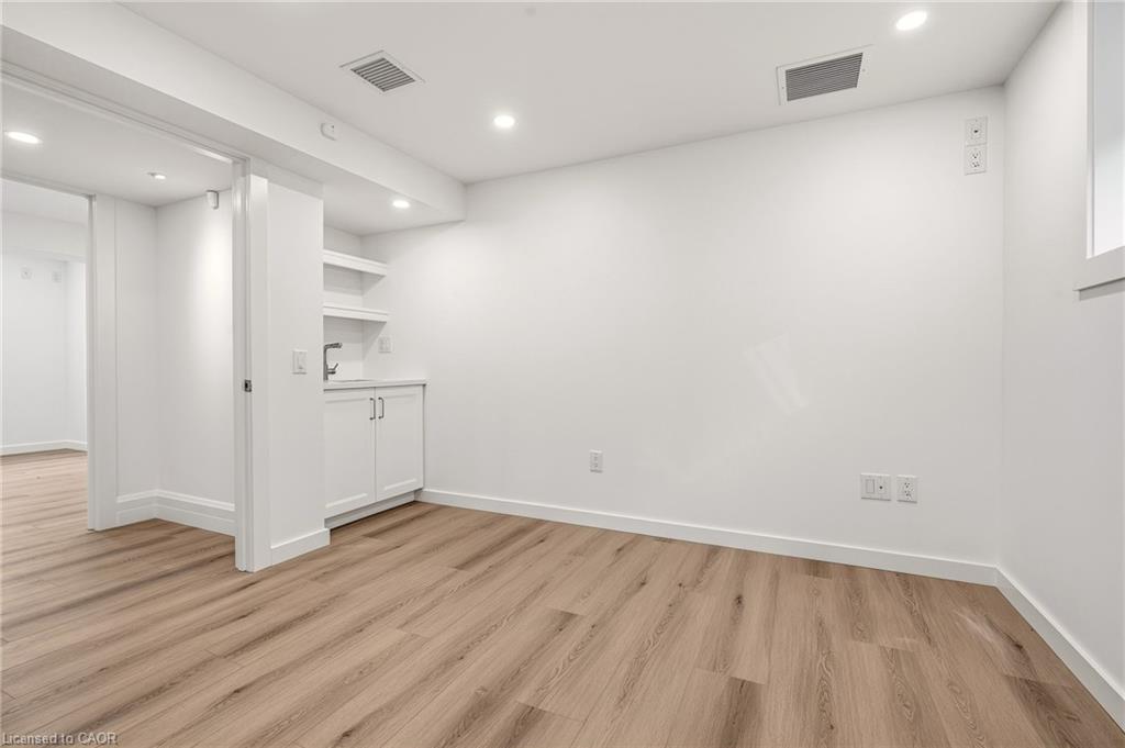 4-326 Wilson Street E Property Photo 27