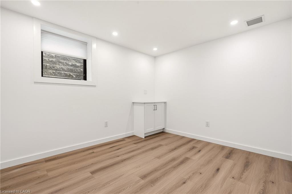 4-326 Wilson Street E Property Photo 29