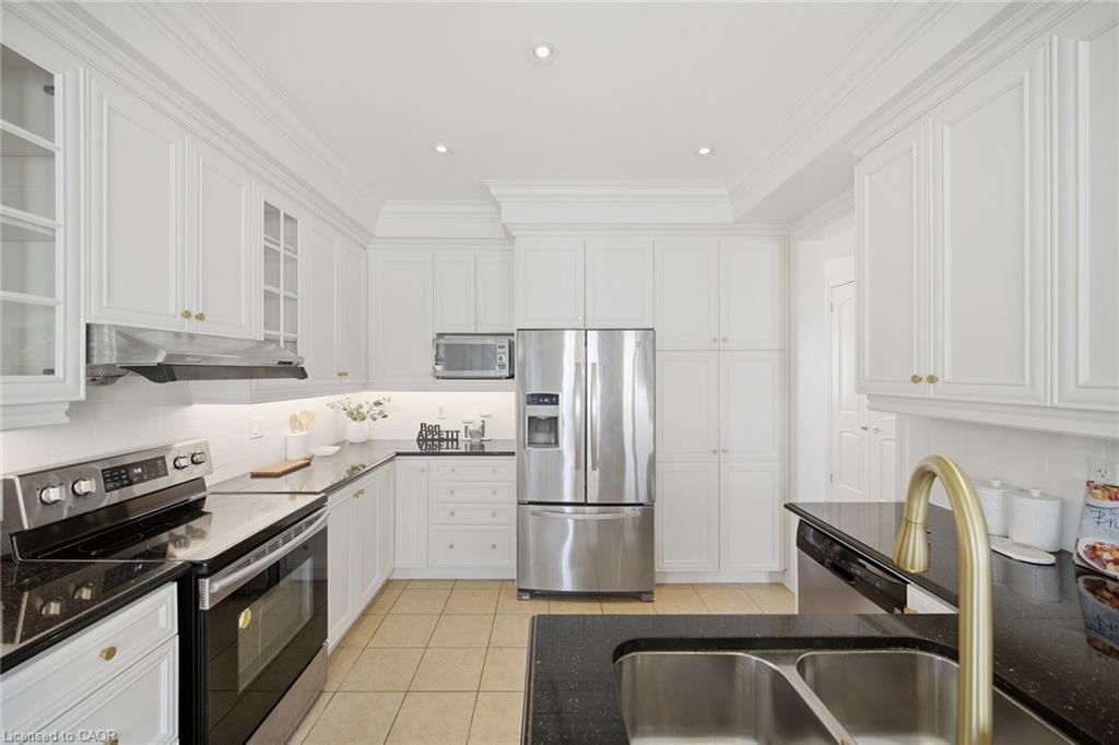 8 Farmhouse Crescent Property Photo 6
