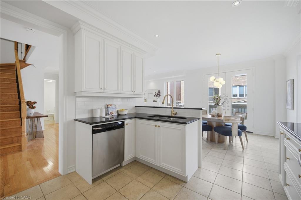 8 Farmhouse Crescent Property Photo 8