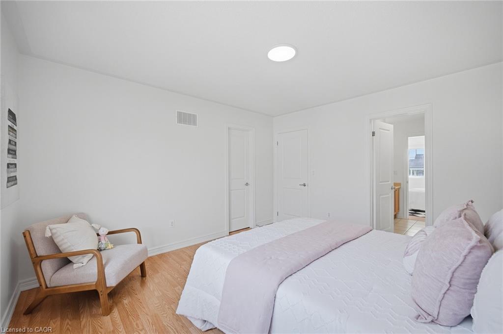 8 Farmhouse Crescent Property Photo 25