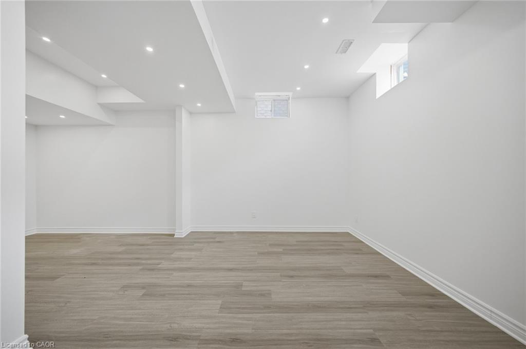 8 Farmhouse Crescent Property Photo 31