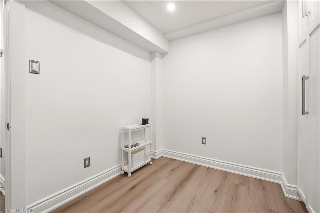 6-326 Wilson Street E Property Photo 28