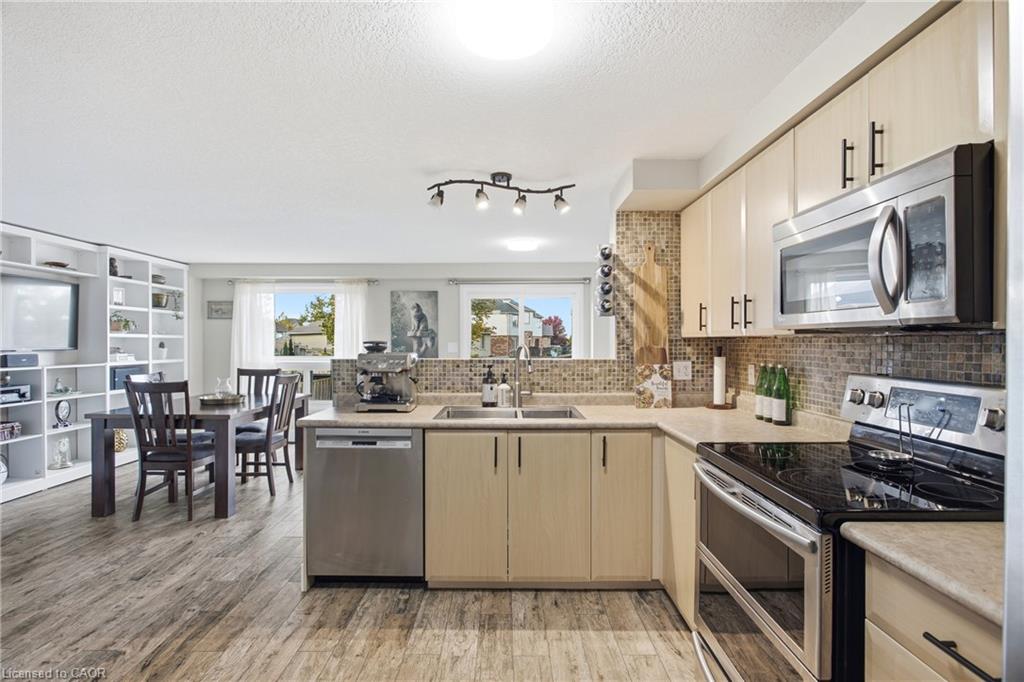 39 Maitland Street Property Photo 12