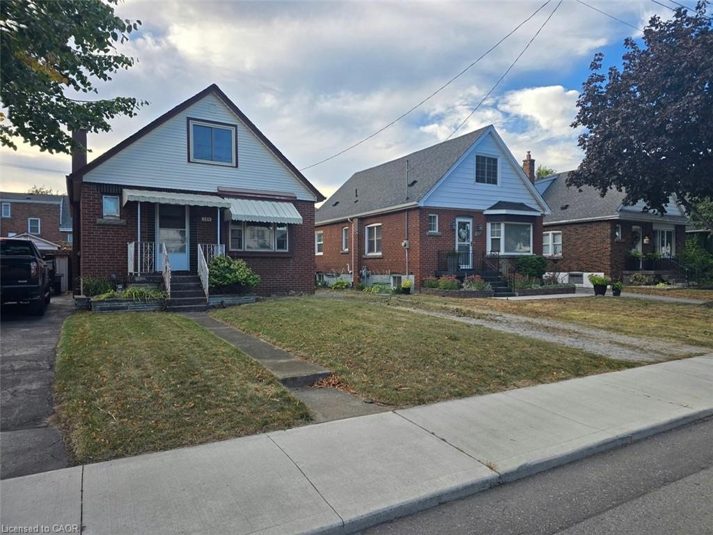 124 Crosthwaite Avenue S Property Photo 2