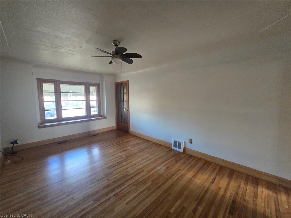 124 Crosthwaite Avenue S Property Photo 6