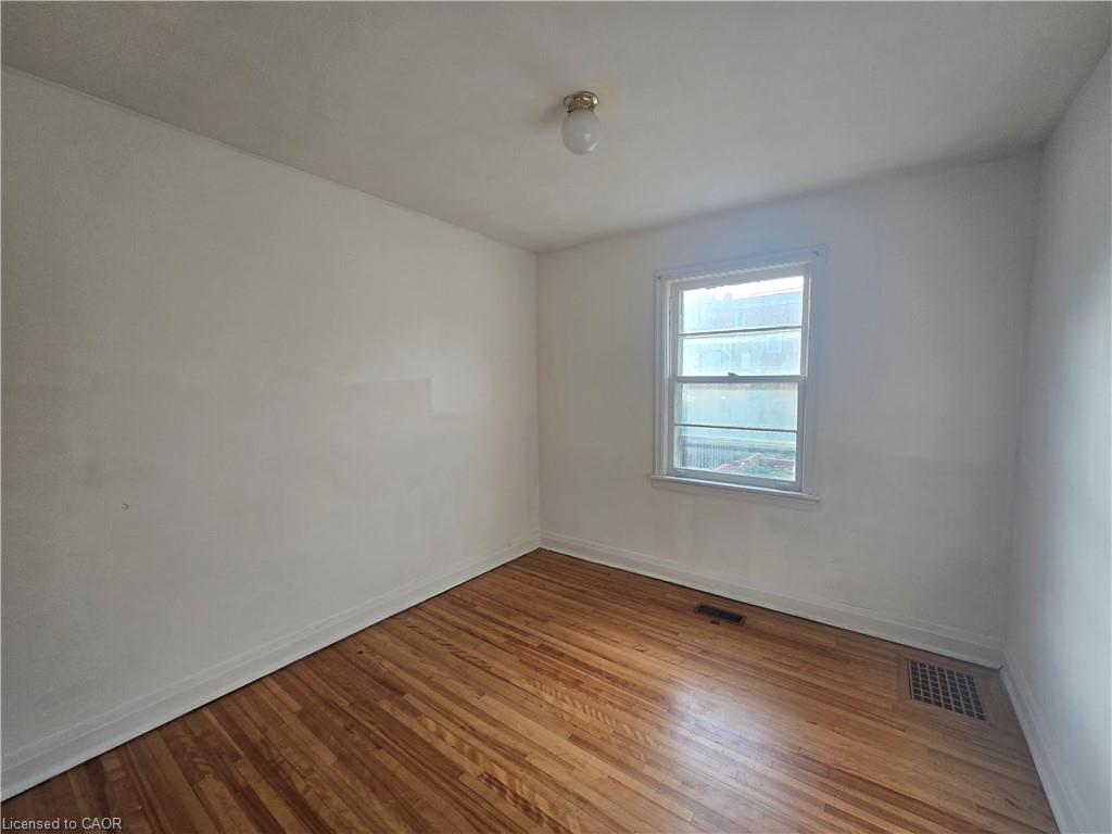 124 Crosthwaite Avenue S Property Photo 11