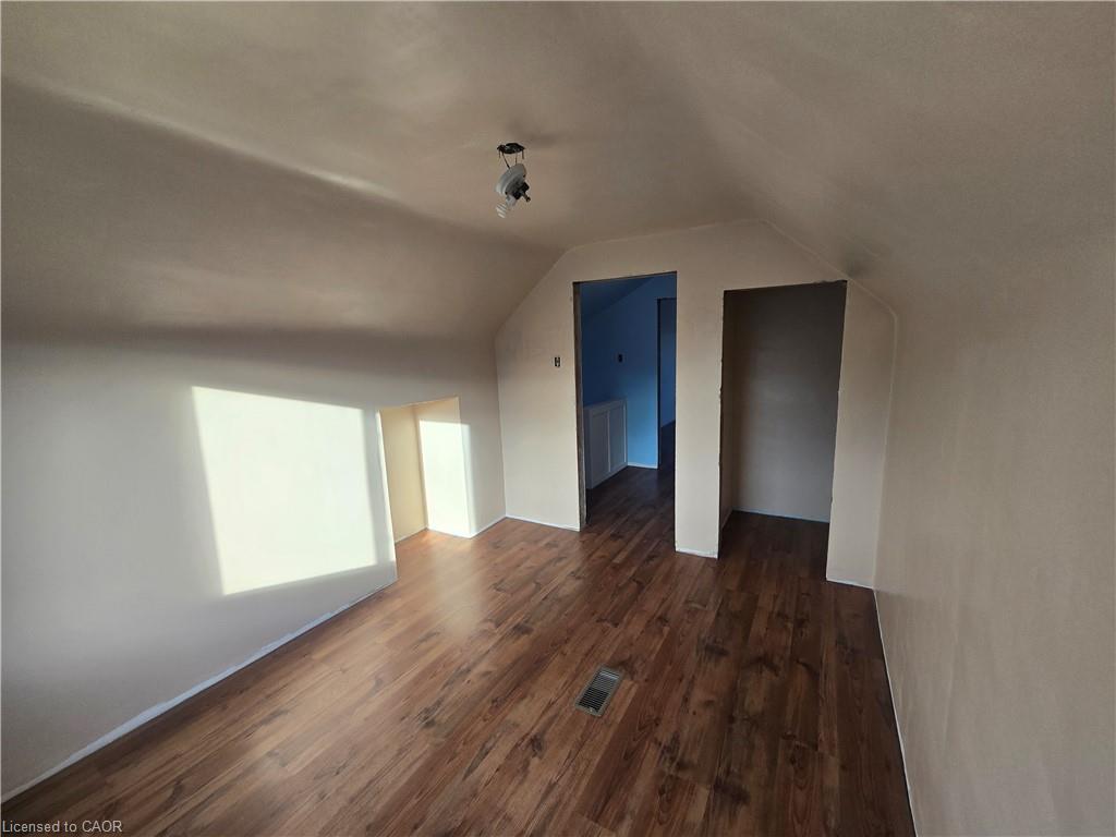 124 Crosthwaite Avenue S Property Photo 14