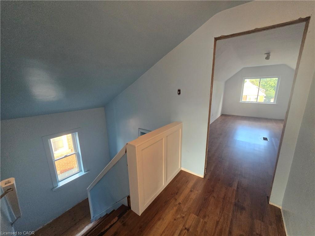 124 Crosthwaite Avenue S Property Photo 17