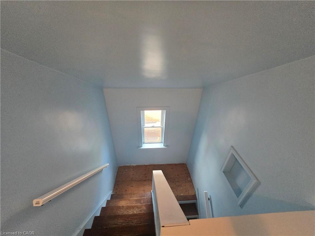 124 Crosthwaite Avenue S Property Photo 18
