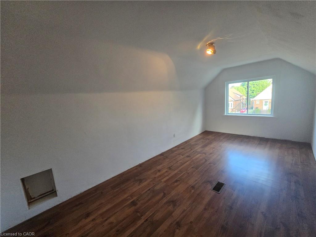 124 Crosthwaite Avenue S Property Photo 20