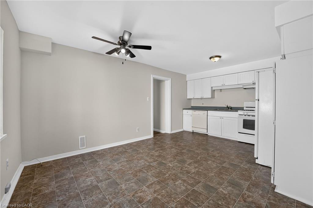 213-215 Maple Street Property Photo 10