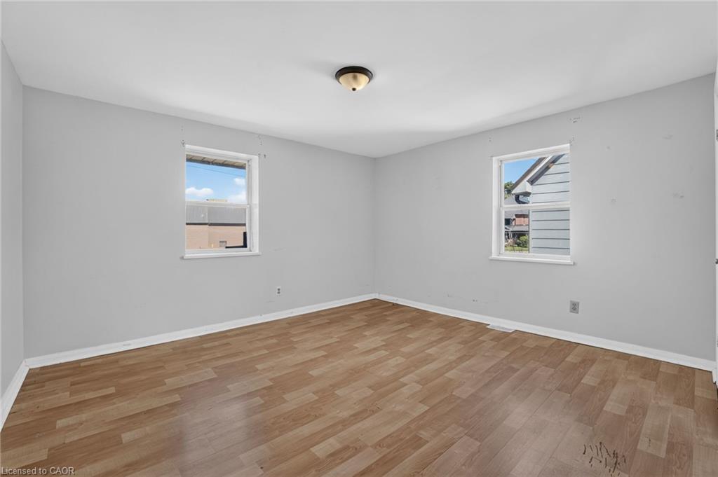 213-215 Maple Street Property Photo 21