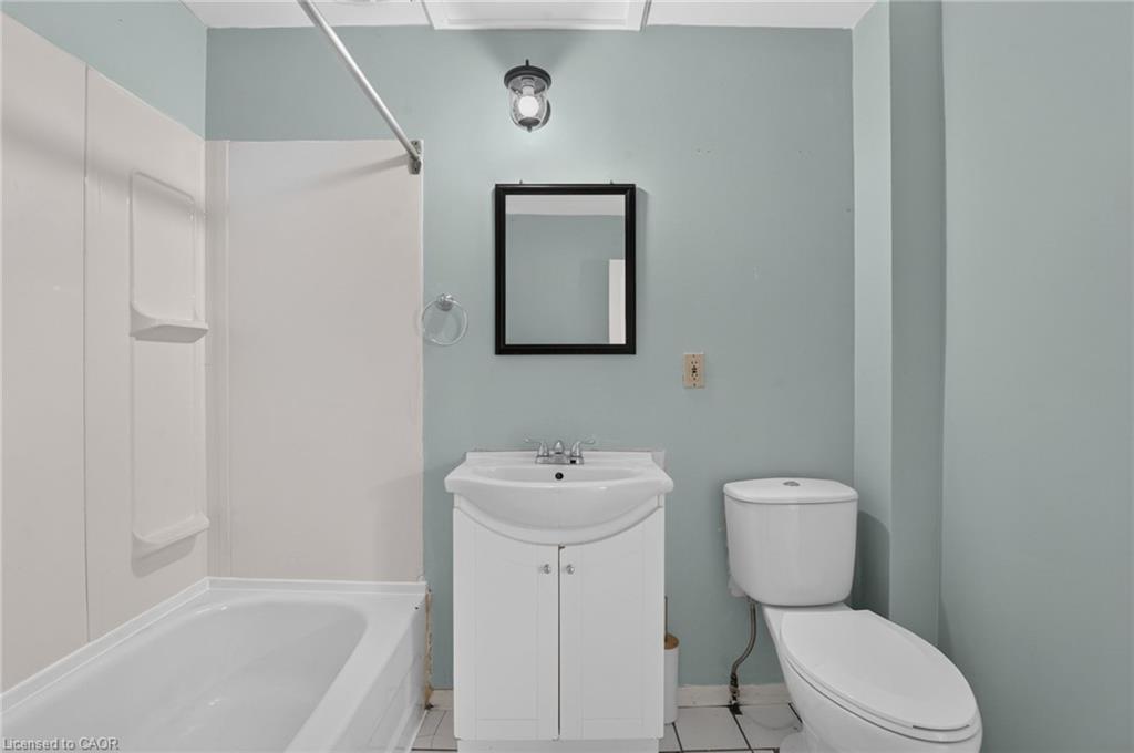213-215 Maple Street Property Photo 24