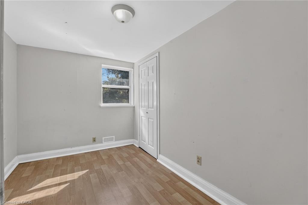 213-215 Maple Street Property Photo 25