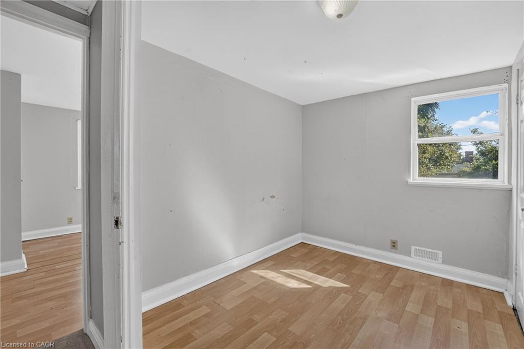 213-215 Maple Street Property Photo 26
