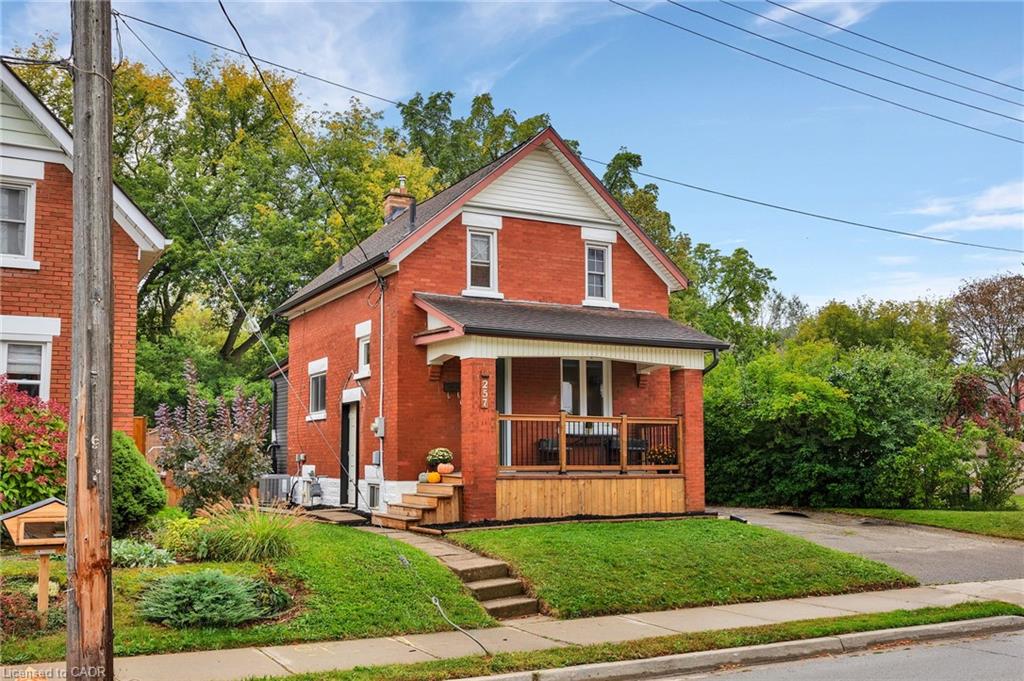 257 Guelph Street Property Photo 2