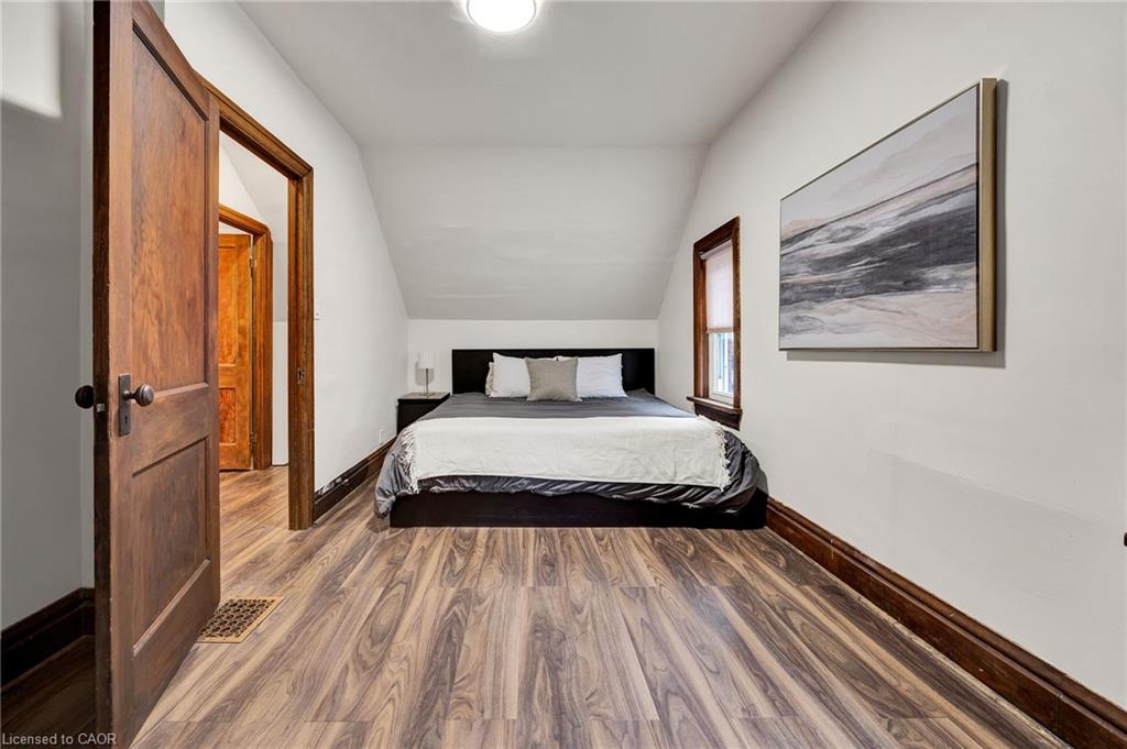 257 Guelph Street Property Photo 16