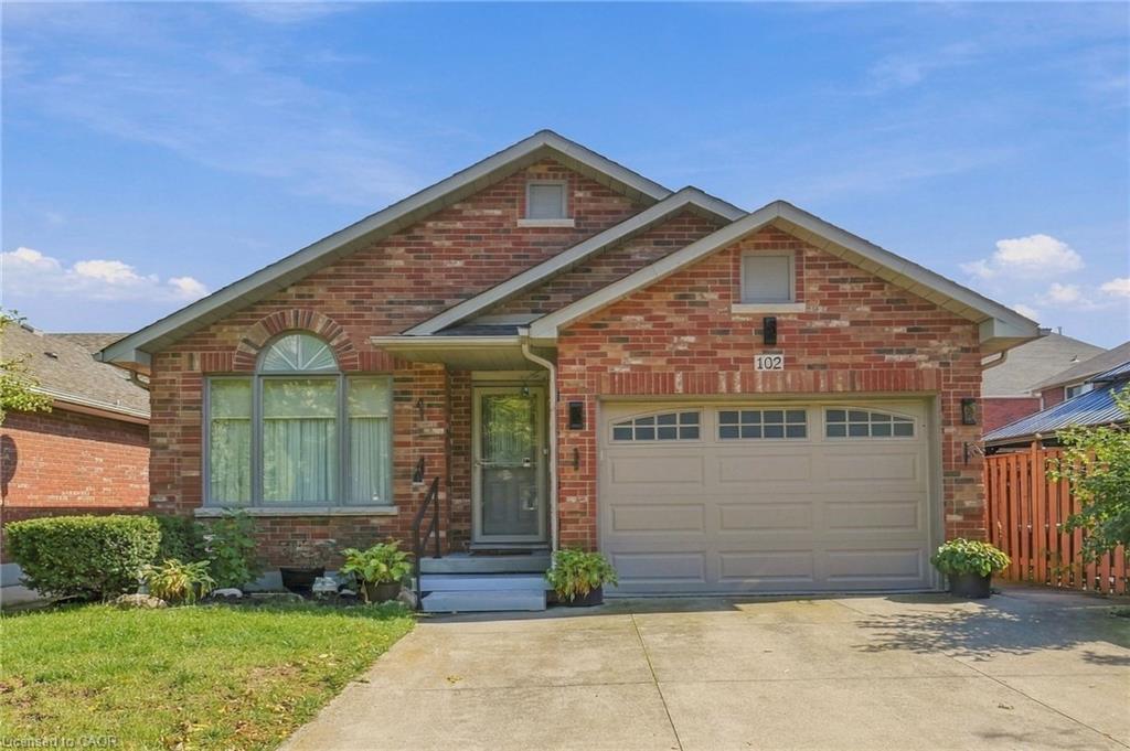 102 Cove Crescent Property Photo 1