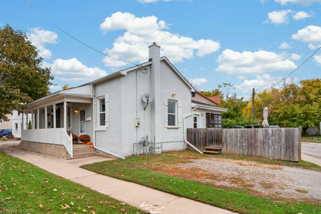 147 Pearl Street Property Photo 2