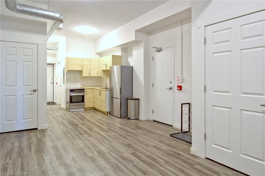 301-91 James Street N Property Photo 3