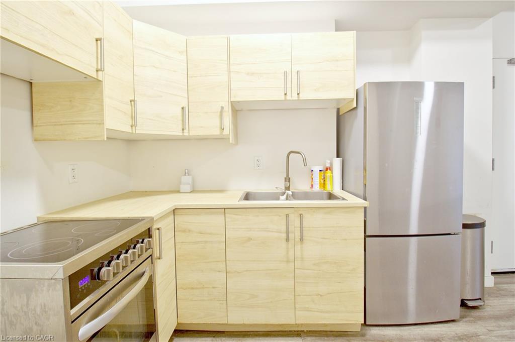 301-91 James Street N Property Photo 7