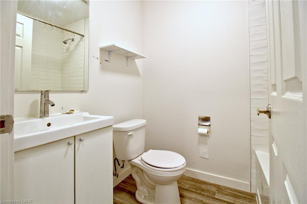 301-91 James Street N Property Photo 13