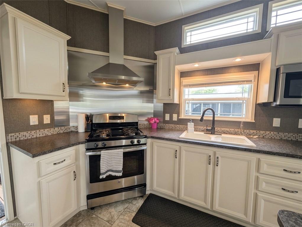 34 Temagami Trail Property Photo 3