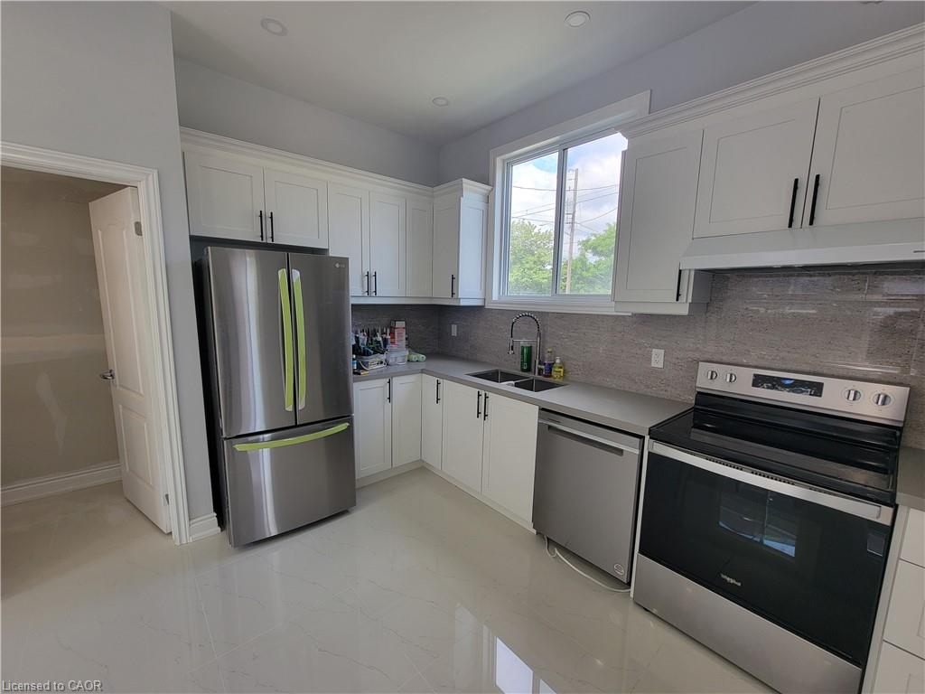 2-103 Peel Street Property Photo 3