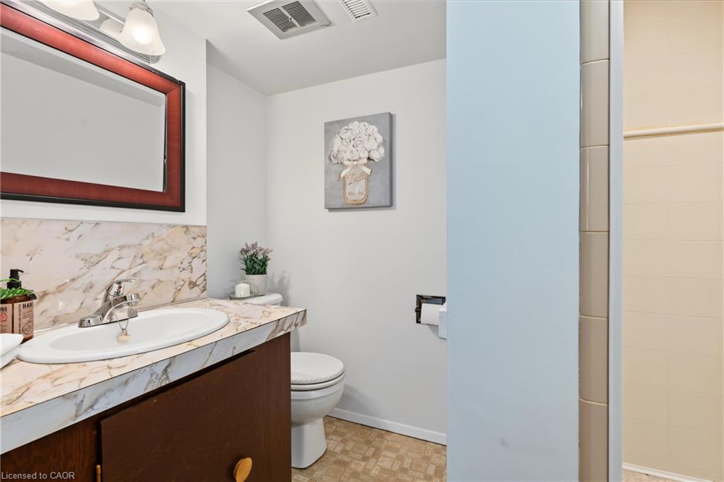 589 Mohawk Road W Property Photo 24