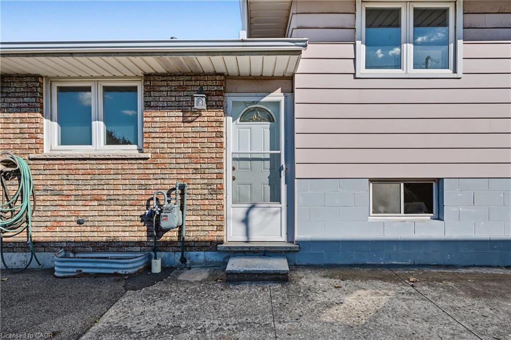 589 Mohawk Road W Property Photo 27