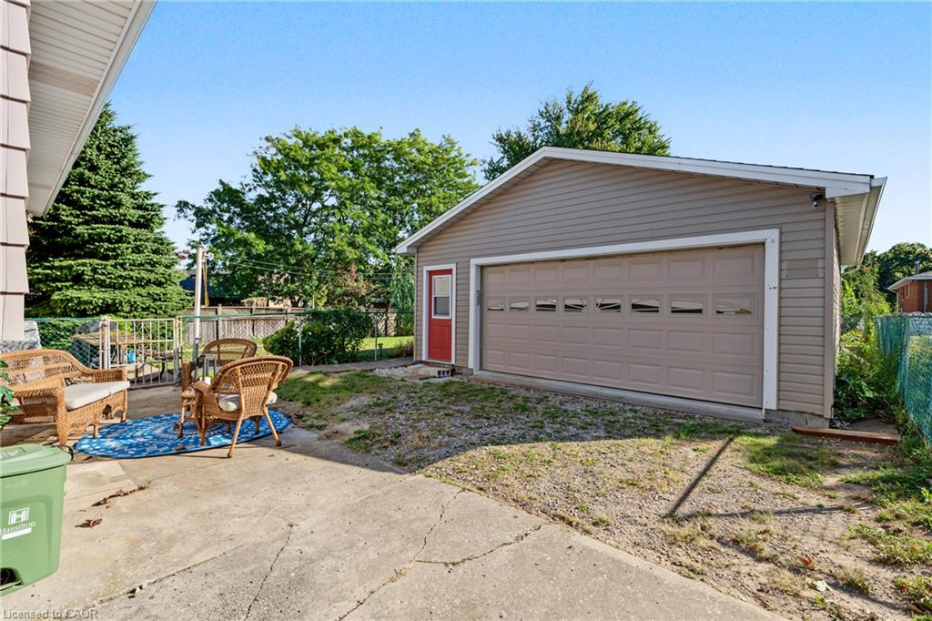 589 Mohawk Road W Property Photo 29