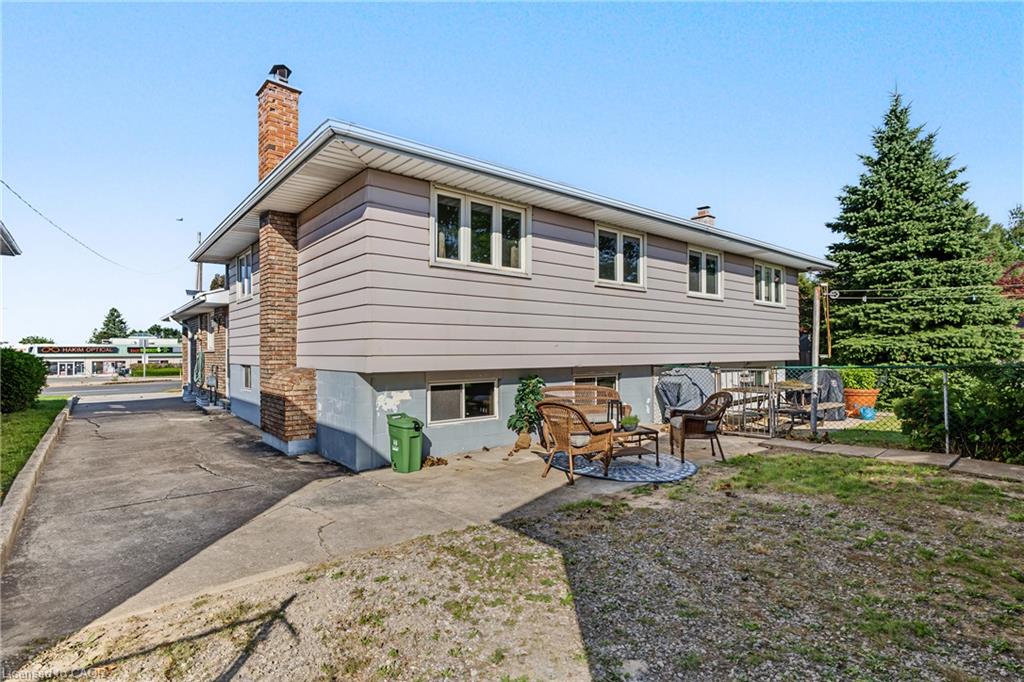 589 Mohawk Road W Property Photo 31