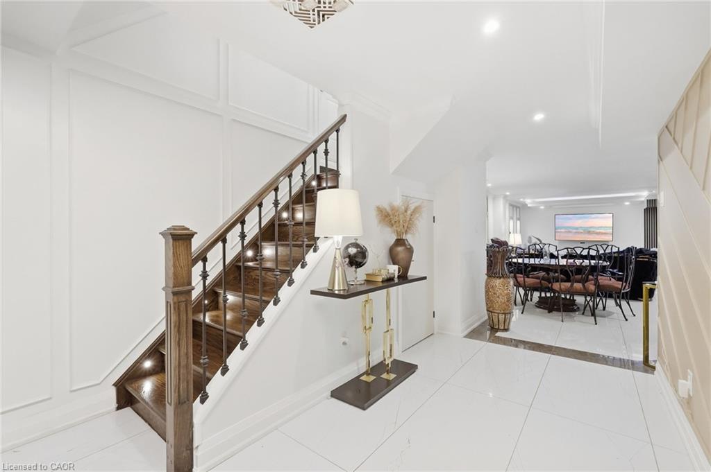 88 Eringate Court Property Photo 16